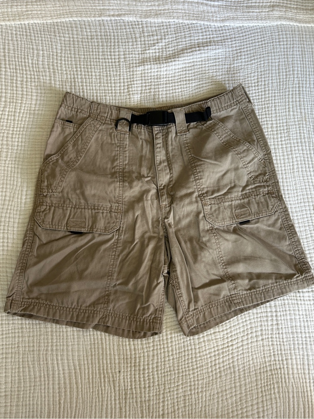 Wrangler Men's Cargo Shorts in Khaki - Casual Utility Style